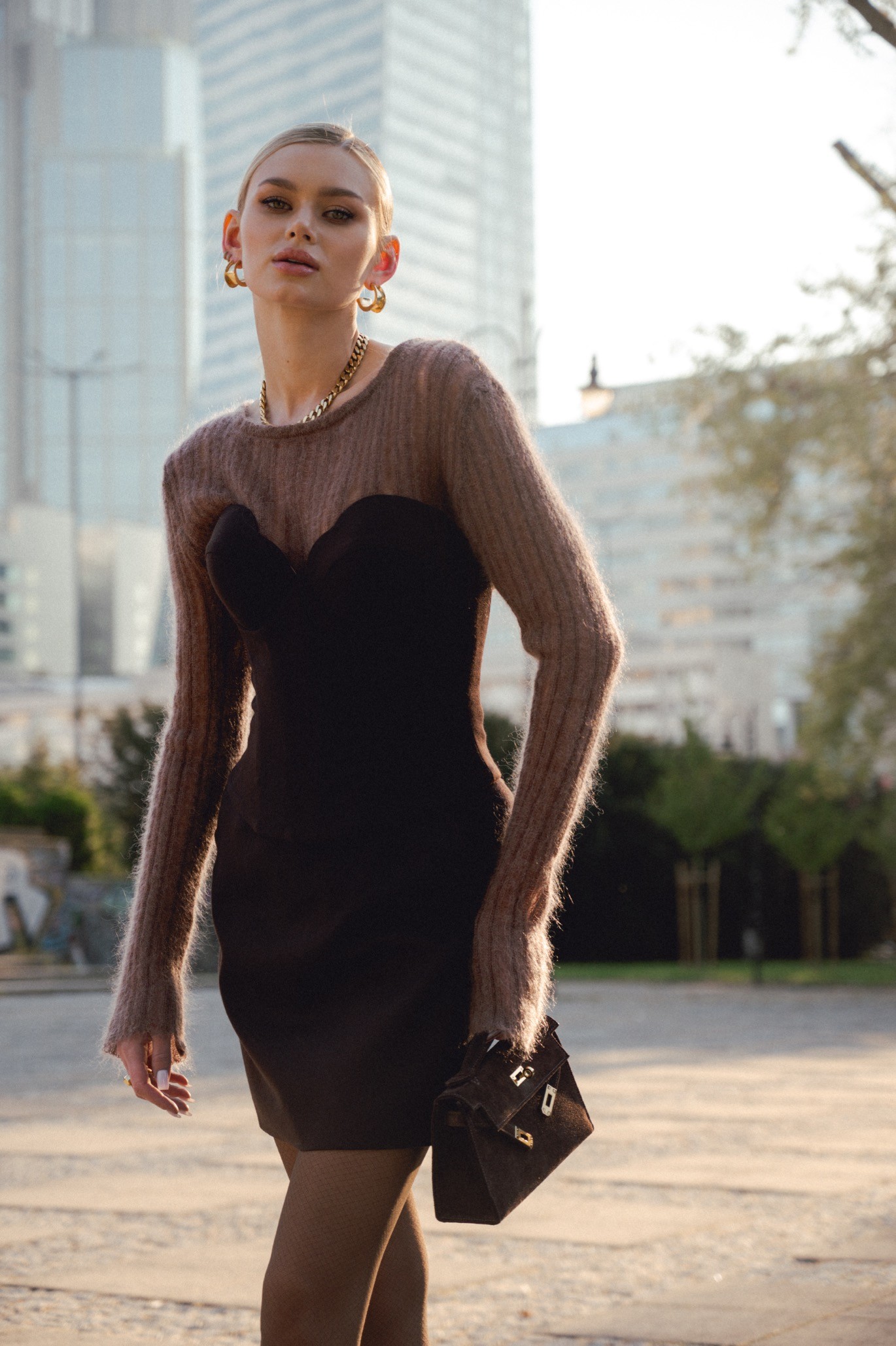 Sweter ażurowy CHARM Sweter ażurowy CHARM