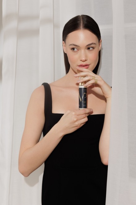 WONDER GLAM Opalizujący krem do twarzy WONDER GLAM Opalizujący krem do twarzy